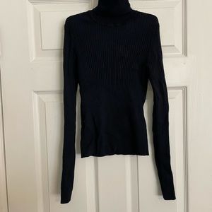 Zara long sleeve turtle neck. Like new. Size M